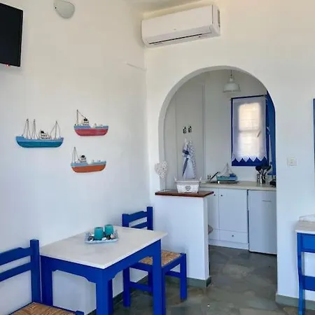 Cavos Studio By The Sea Holiday home
